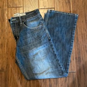 Averix size 32 x 32 boot cut jeans like new!